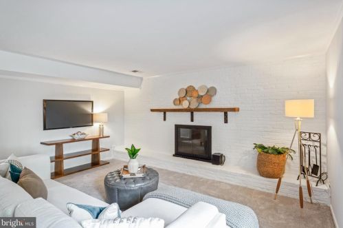 11814 Coldstream Dr, Rockville MD 20854-3620 exterior