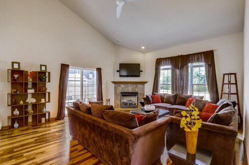 435 103rd St, Milwaukee, WI 53226-4313