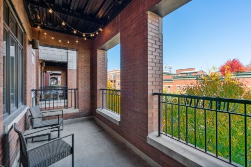 1025 Monroe St, Chicago IL  60607-2994 exterior