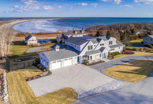 444 Purgatory Ln, Middletown, RI 02842-5984