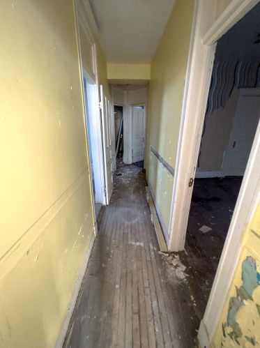 1945 Kedzie Ave, Chicago IL 60629-3532 exterior