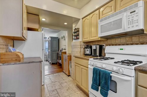 419 12 St, Philadelphia PA 19123-3733 exterior