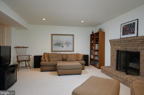 13508 Maidstone Ln, Rockville MD 20854-1030 exterior