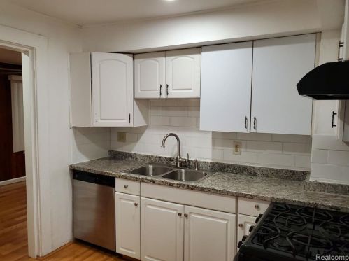 18033 Hanna St, Melvindale MI  48122-1422 exterior