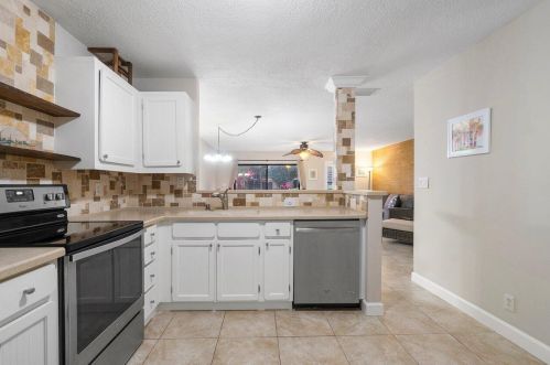 21092 Las Brisas Cir, Boca Raton FL  33433-4820 exterior