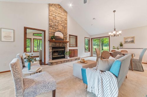 3001 Lavis Rd, Duluth MN 55804-9701 exterior