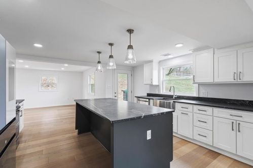 3616 Elm St, Pittsburgh, PA 15234-1952