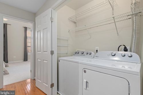 5124 Knapp Pl, Alexandria VA 22304-8637 exterior