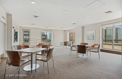 1301 Dearborn St, Chicago IL  60610-6027 exterior