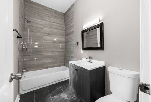 850 50th Pl, Chicago IL 60609-5155 exterior