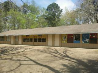 402 Sheppard Rd, Jackson MS  39206-4039 exterior