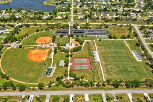 2885 Eagle Dr, Fort Pierce FL 34951-2374 exterior