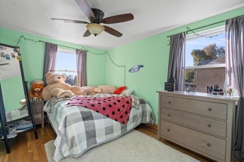 8145 Lindisfarne Dr, Pittsburgh PA 15237-2311 exterior