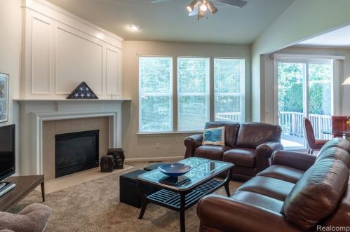 23583 Rossiter Dr, Macomb Township MI 48042-4846 exterior