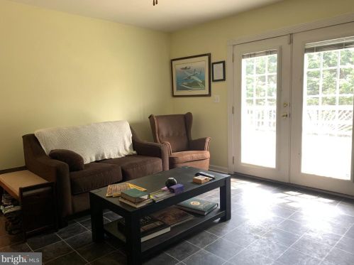 6307 Crestwood Dr, Alexandria VA  22312-1213 exterior