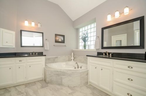 33110 Whitley Ct, Fulshear TX 77441-4301 exterior