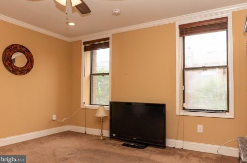 2433 Camac St, Philadelphia PA 19148-3510 exterior