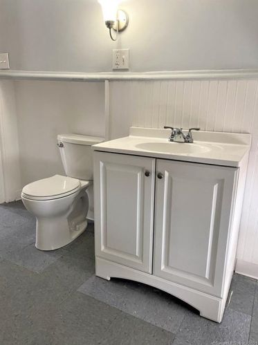 149 Gln St, New Britain CT 06051-2506 exterior