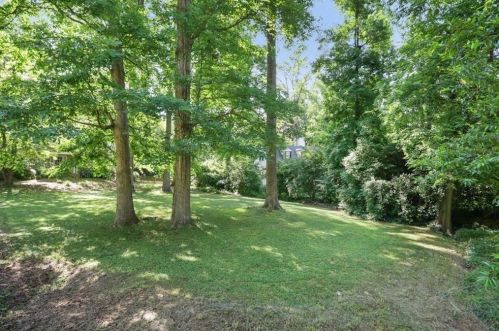 3631 Kingsboro Rd, Atlanta GA  30319-1312 exterior