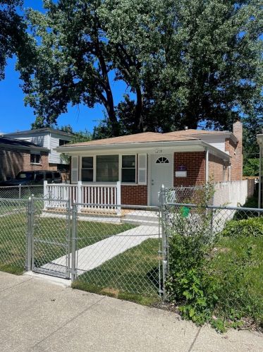 6915 Ada St, Chicago, IL 60636-3503