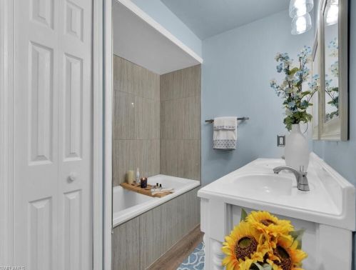 1208 Forest Lakes Blvd, Naples FL 34105-2272 exterior