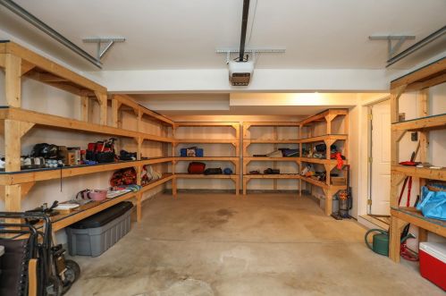 12 Ty Ln, Concord NH  03303-1049 exterior