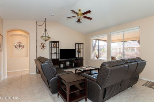 7655 Summer Scene Dr, Tucson AZ  85743-5184 exterior