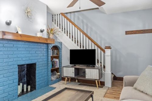 2744 Connecticut Ave, Pittsburgh PA  15216-1933 exterior