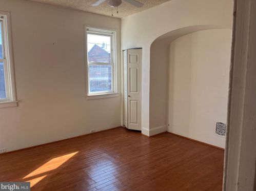 2038 5 St, Philadelphia PA 19148-2548 exterior