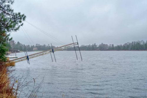 6085 Taft Rd, Duluth MN 55803-9460 exterior