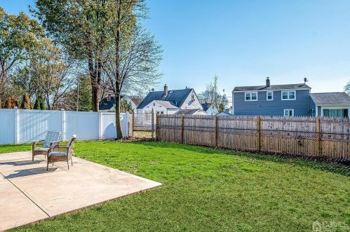 85 Gdn Ter, Edison NJ 08817-4501 exterior