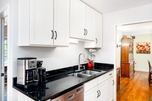 4109 Cooke St, Duluth MN 55804-1944 exterior