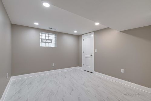 3048 80th St, Chicago IL  60617-1437 exterior