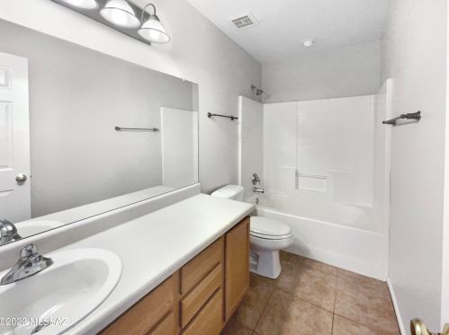 10195 Rainbow Meadow Dr, Tucson AZ  85747-5504 exterior