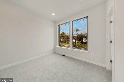 5134 Randolph Rd, Rockville MD 20852-2242 exterior