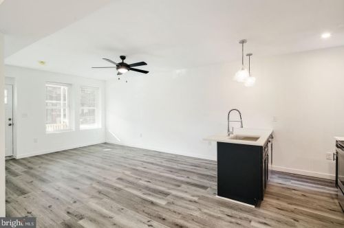 6019 Catharine St, Philadelphia PA 19147-2910 exterior