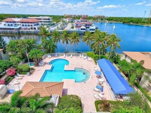 6755 Via Regina, Boca Raton FL 33433-3959 exterior