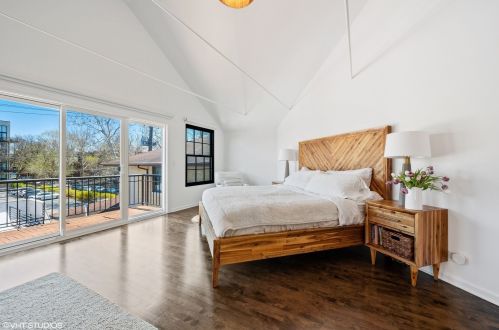 1733 Hoyne Ave, Chicago IL 60647-5541 exterior