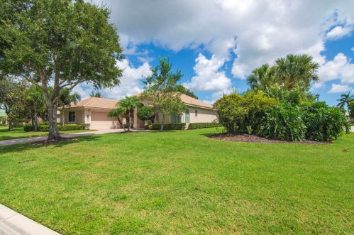 10317 Crosby Pl, Fort Pierce FL  34986-3055 exterior