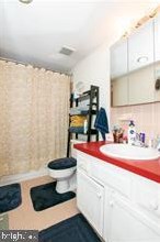 2047 Green St, Philadelphia PA 19130-3111 exterior