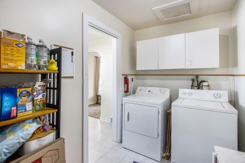 2521 Glendale Blvd, Kalamazoo MI 49004-1728 exterior