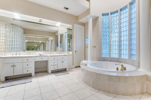 17916 Castle Bnd Dr, Dallas TX 75287-6800 exterior