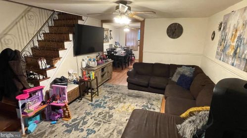 215 Weymouth Rd, Darby PA 19023-1425 exterior