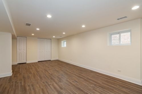 5040 Melvina Ave, Chicago IL 60646-1123 exterior