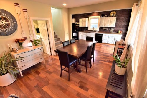 147 Travis St, Grand Rapids MI 49505-4638 exterior