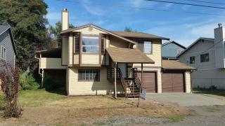 4028 30th Ave, Seattle, WA 98108-1686