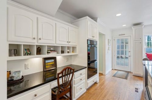 3611 Cloudland Dr, Atlanta GA 30327-2907 exterior