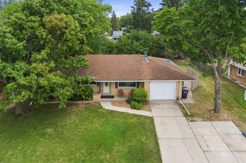 3540 Abbott Ave, Milwaukee, WI 53221-3004