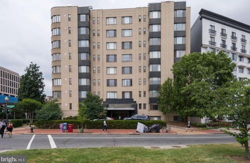 1 Scott Cir, Washington DC 20036-2207 exterior