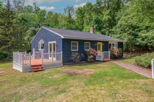 65 Carter Rd, Worcester, MA 01609-1069